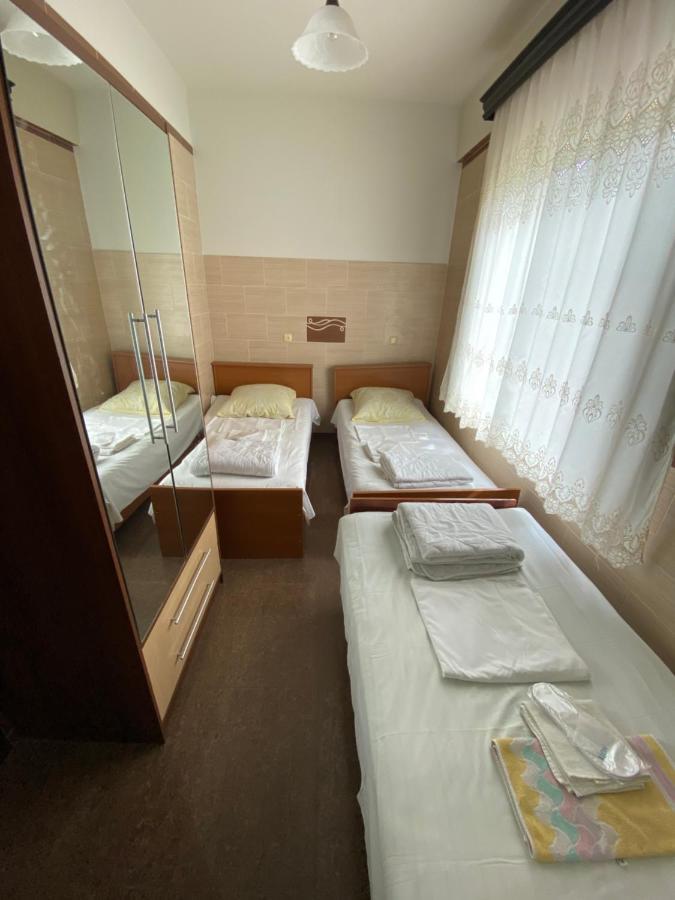 Villa Jakos Paradise バトゥーミ エクステリア 写真