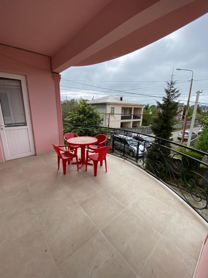Villa Jakos Paradise バトゥーミ エクステリア 写真